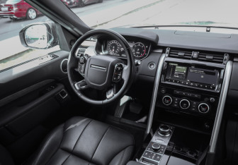 Подержанный автомобиль Land Rover Discovery 2019 года (13 фото)