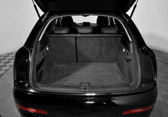 Подержанный автомобиль Audi Q3 2012 года (19 фото)