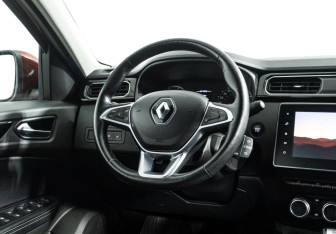 Подержанный автомобиль Renault Arkana 2019 года (18 фото)