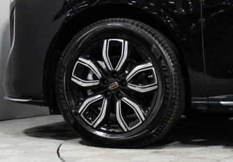 Подержанный автомобиль Hongqi HQ9 2022 года (21 фото)