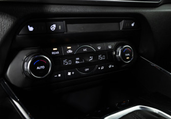 Подержанный автомобиль Mazda CX-9 2018 года (16 фото)