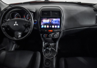 Подержанный автомобиль Mitsubishi ASX 2011 года (12 фото)