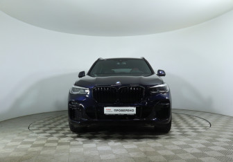 Подержанный автомобиль BMW X5 2022 года (2 фото)