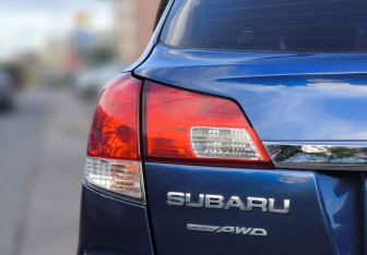 Подержанный автомобиль Subaru Outback Wagon 2010 года (9 фото)