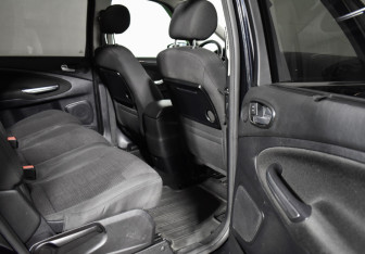 Подержанный автомобиль Ford Galaxy 2013 года (13 фото)