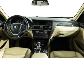 Подержанный автомобиль BMW X3 2012 года (13 фото)
