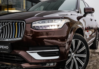 Подержанный автомобиль Volvo XC90 2019 года (2 фото)