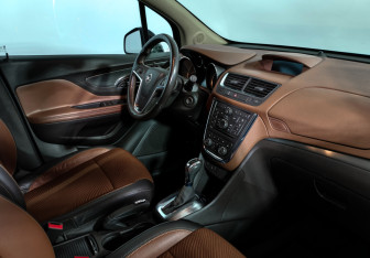 Подержанный автомобиль Opel Mokka 2013 года (13 фото)