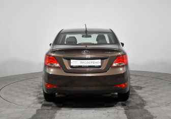 Подержанный автомобиль Hyundai Solaris Sedan 2015 года (6 фото)