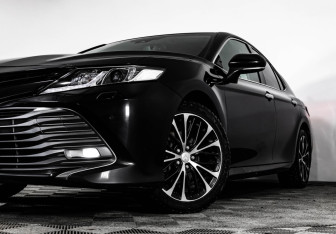 Подержанный автомобиль Toyota Camry Sedan 2019 года (2 фото)
