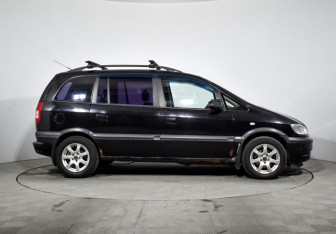 Подержанный автомобиль Opel Zafira Compactvan 2004 года (4 фото)