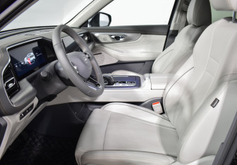 Подержанный автомобиль GAC GS8 2023 года (10 фото)