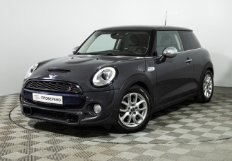 Подержанный автомобиль MINI Hatch 2015 года (1 фото)