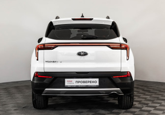 Подержанный автомобиль Москвич 3 2024 года (9 фото)