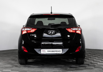 Подержанный автомобиль Hyundai i30 Hatchback 2013 года (6 фото)