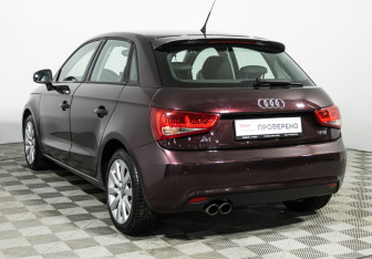 Подержанный автомобиль Audi A1 2014 года (7 фото)