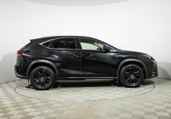 Подержанный автомобиль Lexus NX 2018 года (4 фото)