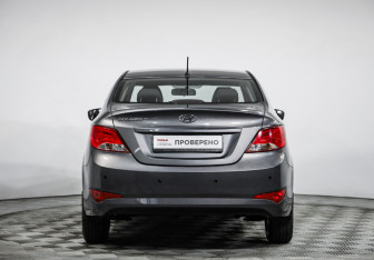 Подержанный автомобиль Hyundai Solaris Sedan 2016 года (12 фото)