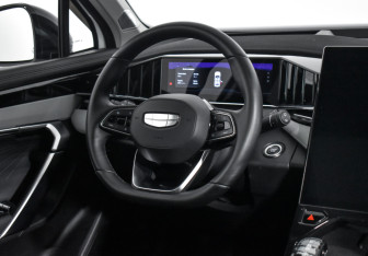 Подержанный автомобиль Geely Atlas 2023 года (14 фото)