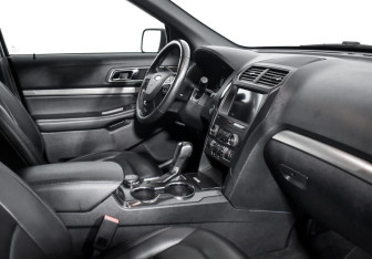 Подержанный автомобиль Ford Explorer 2019 года (15 фото)