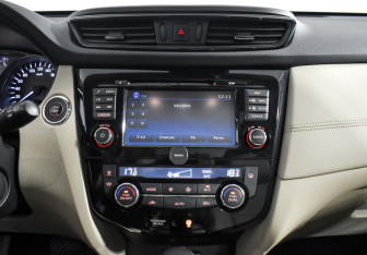 Подержанный автомобиль Nissan X-Trail 2019 года (17 фото)