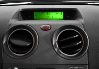 Подержанный автомобиль Mitsubishi Colt Hatchback 2008 года (16 фото)