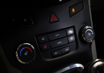 Подержанный автомобиль Chevrolet Orlando 2012 года (19 фото)