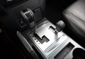 Подержанный автомобиль Mitsubishi Pajero 2012 года (13 фото)