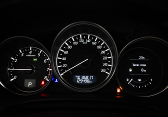 Подержанный автомобиль Mazda CX-5 2015 года (18 фото)