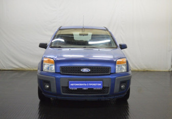 Подержанный автомобиль Ford Fusion 2006 года (2 фото)
