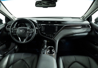 Подержанный автомобиль Toyota Camry Sedan 2020 года (13 фото)