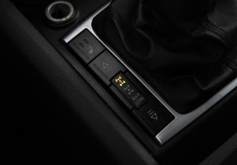 Подержанный автомобиль Volkswagen Amarok 2011 года (16 фото)