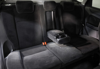 Подержанный автомобиль Ford Focus Sedan 2007 года (19 фото)