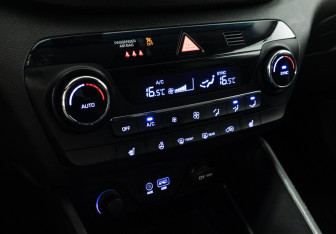 Подержанный автомобиль Hyundai Tucson 2017 года (15 фото)