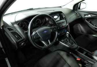 Подержанный автомобиль Ford Focus Hatchback 2019 года (11 фото)