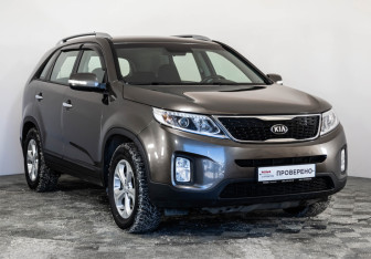 Подержанный автомобиль Kia Sorento 2017 года (3 фото)