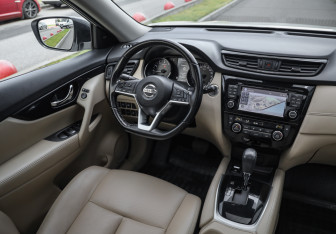 Подержанный автомобиль Nissan X-Trail 2019 года (10 фото)