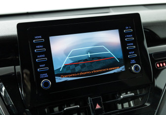 Подержанный автомобиль Toyota Camry Sedan 2021 года (15 фото)