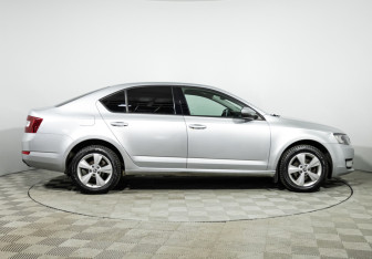 Подержанный автомобиль Skoda Octavia Liftback 2014 года (4 фото)