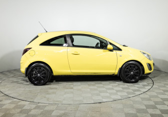 Подержанный автомобиль Opel Corsa 2011 года (4 фото)