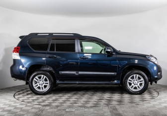 Подержанный автомобиль Toyota Land Cruiser Prado 2010 года (4 фото)