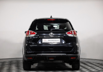 Подержанный автомобиль Nissan X-Trail 2017 года (6 фото)