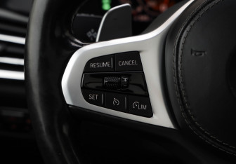 Подержанный автомобиль BMW X5 2019 года (16 фото)