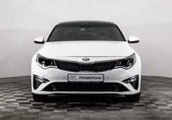Подержанный автомобиль Kia Optima Sedan 2018 года (3 фото)
