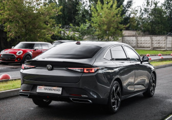 Подержанный автомобиль Changan Lamore 2024 года (6 фото)