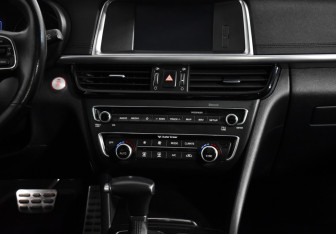 Подержанный автомобиль Kia K5 2017 года (15 фото)