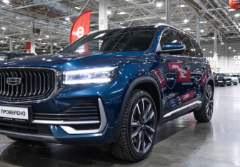 Подержанный автомобиль Geely Monjaro 2024 года (4 фото)