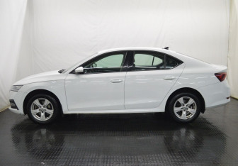 Подержанный автомобиль Skoda Octavia Liftback 2020 года (8 фото)
