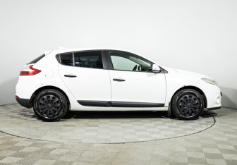 Подержанный автомобиль Renault Megane Hatchback 2010 года (4 фото)