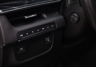 Подержанный автомобиль Cadillac Escalade Suv 2022 года (27 фото)
